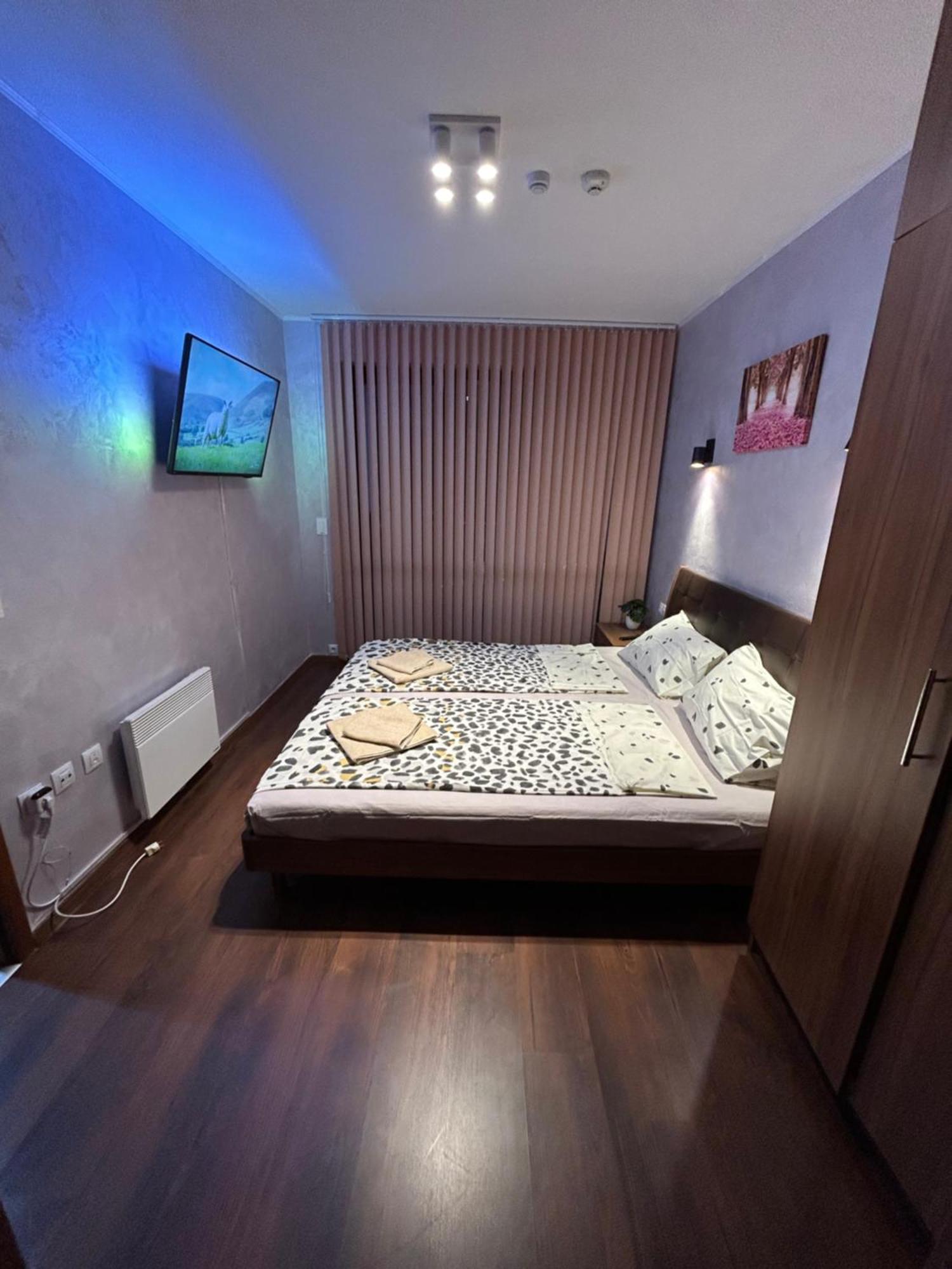 2-Bedroom, 2-Bathroom With Fireplace And Garden At Winslow Infinity 班斯科 外观 照片