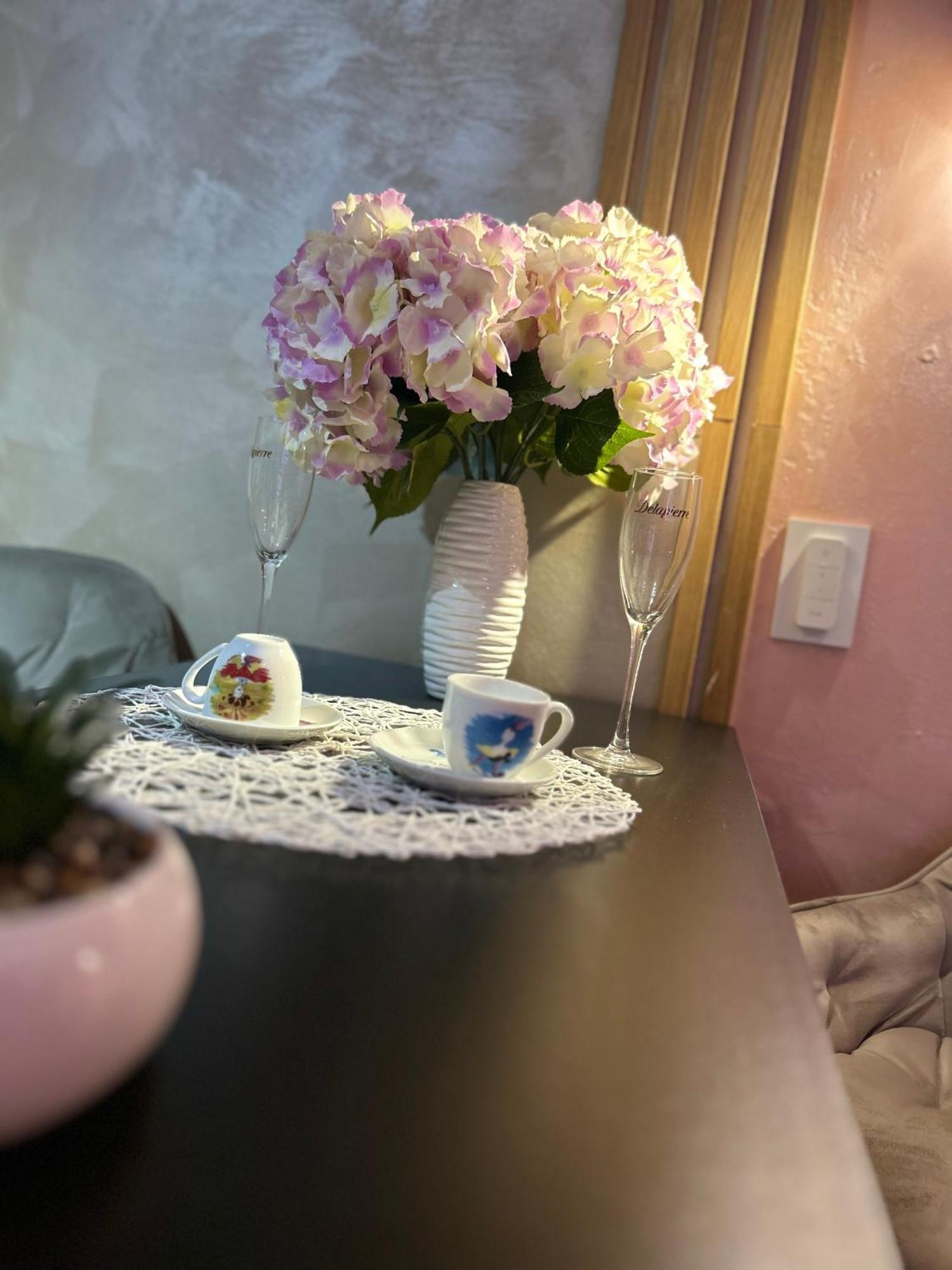 2-Bedroom, 2-Bathroom With Fireplace And Garden At Winslow Infinity 班斯科 外观 照片