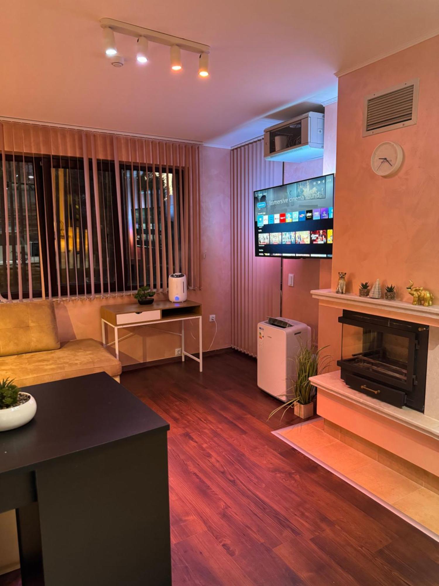 2-Bedroom, 2-Bathroom With Fireplace And Garden At Winslow Infinity 班斯科 外观 照片