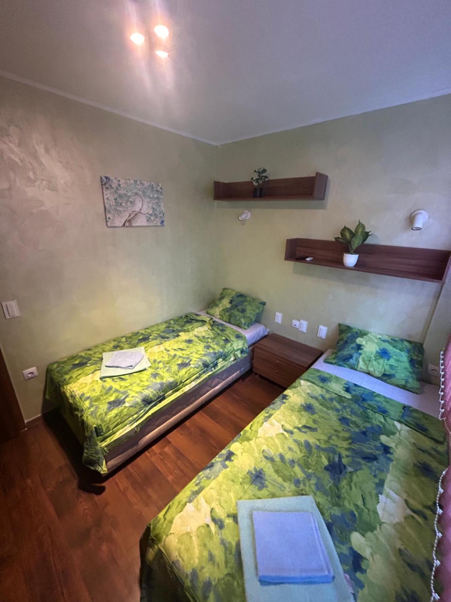 2-Bedroom, 2-Bathroom With Fireplace And Garden At Winslow Infinity 班斯科 外观 照片