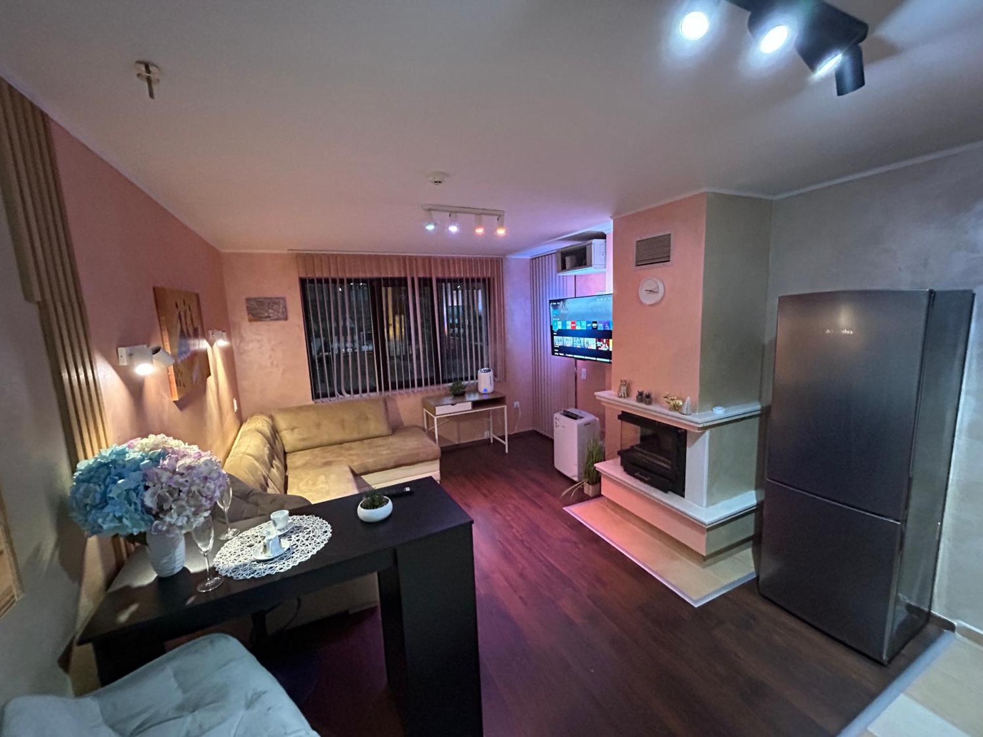 2-Bedroom, 2-Bathroom With Fireplace And Garden At Winslow Infinity 班斯科 外观 照片