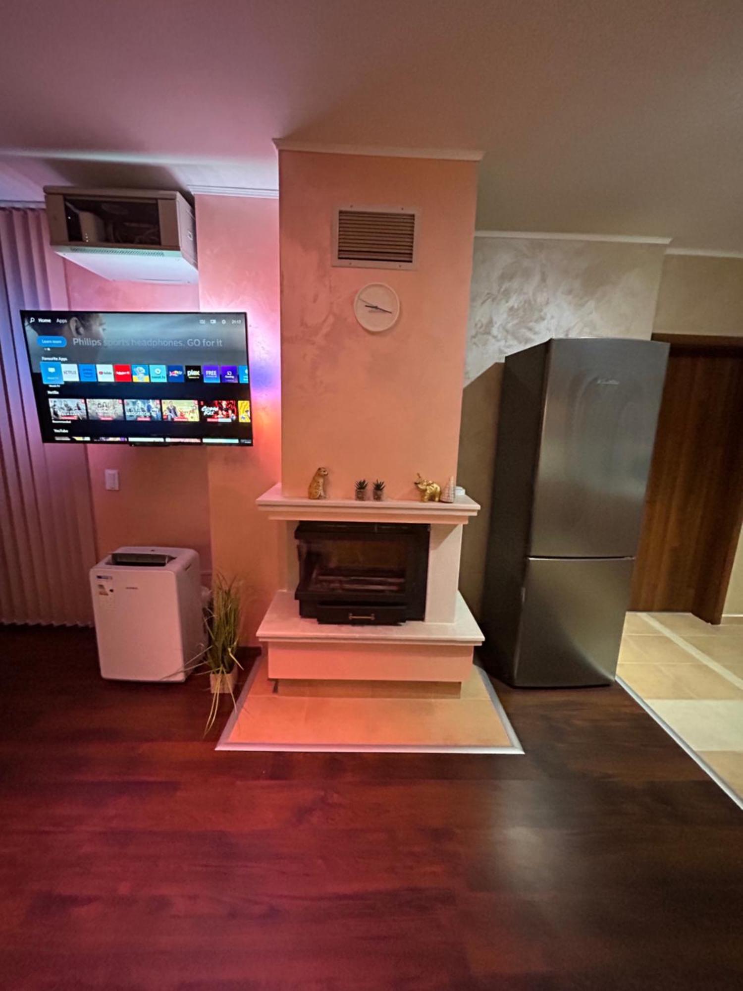 2-Bedroom, 2-Bathroom With Fireplace And Garden At Winslow Infinity 班斯科 外观 照片