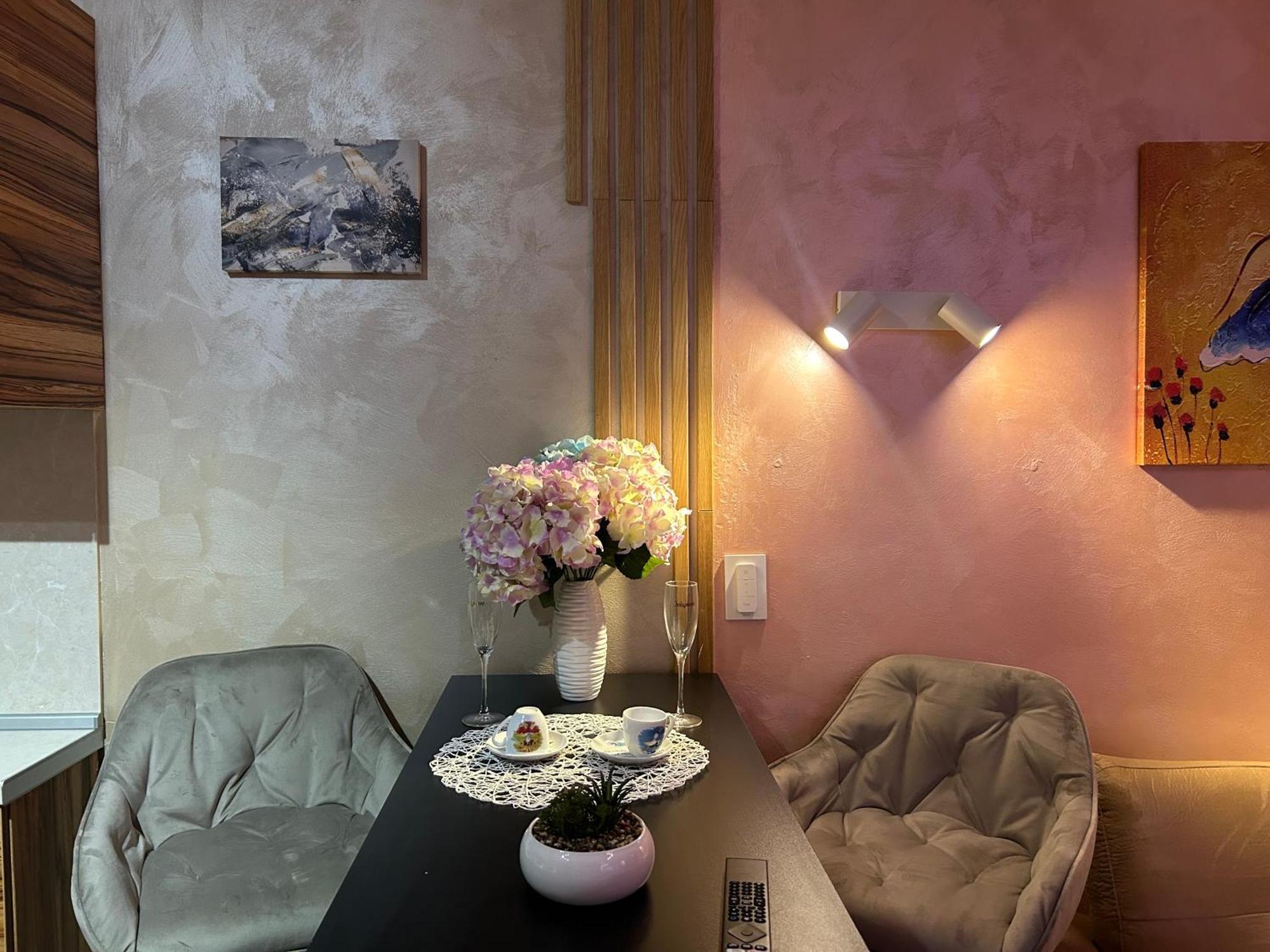 2-Bedroom, 2-Bathroom With Fireplace And Garden At Winslow Infinity 班斯科 外观 照片